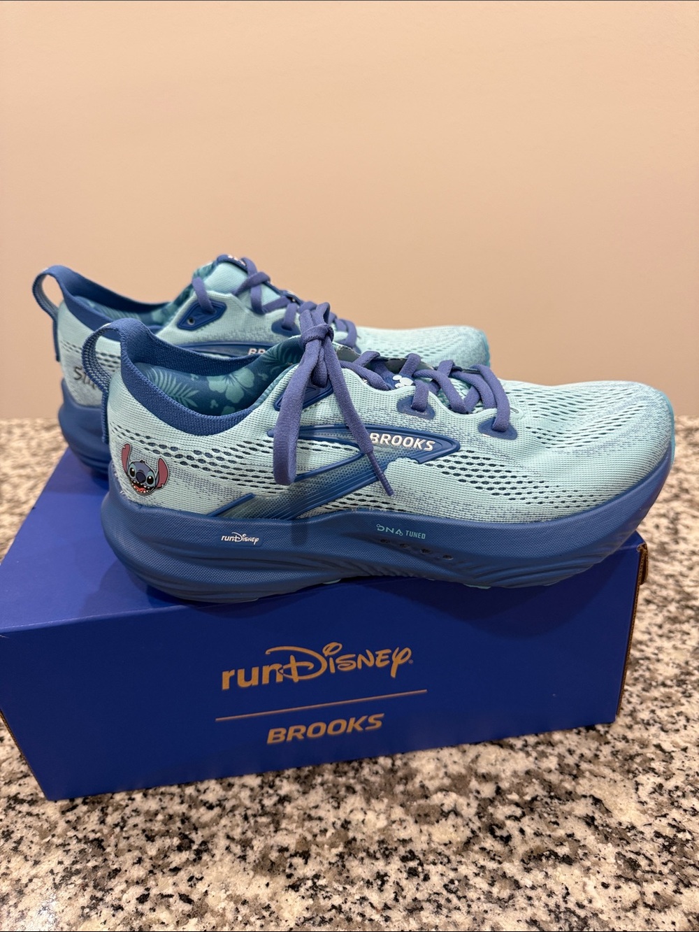 New in Box … Run Disney Brooks Glycerin 22 Stitch sneakers … women’s 8. 🩵💙